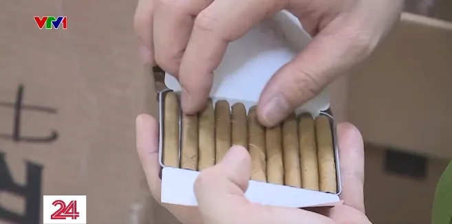 Hà Nội: Thu giữ số lượng thuốc lá nhập lậu có trị giá hơn 3 tỷ đồng - Ảnh 2. Hà Nội: Thu giữ số lượng thuốc lá nhập lậu có trị giá hơn 3 tỷ đồng - Ảnh 2.