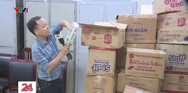 Hà Nội: Thu giữ số lượng thuốc lá nhập lậu có trị giá hơn 3 tỷ đồng - Ảnh 3. Hà Nội: Thu giữ số lượng thuốc lá nhập lậu có trị giá hơn 3 tỷ đồng - Ảnh 3.