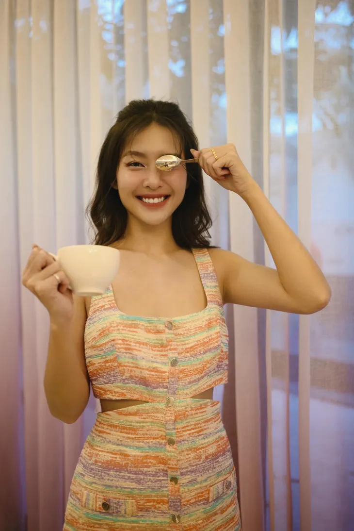 Khả Ngân bất ngờ với tiết trời Hà Nội - Ảnh 10. Khả Ngân bất ngờ với tiết trời Hà Nội - Ảnh 10.
