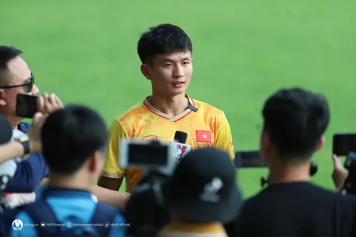 U22 Việt Nam căng sức tập luyện hướng tới trận ra quân tại SEA Games 32 - Ảnh 2. U22 Việt Nam căng sức tập luyện hướng tới trận ra quân tại SEA Games 32 - Ảnh 2.