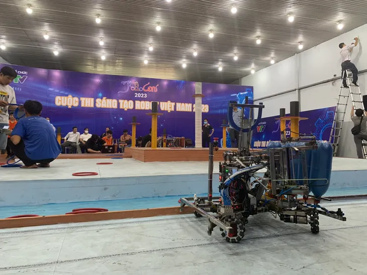 Robocon Việt Nam 2023: Những hình ảnh đầu tiên trong buổi thử sân tại vòng loại khu vực phía Nam - Ảnh 11. Robocon Việt Nam 2023: Những hình ảnh đầu tiên trong buổi thử sân tại vòng loại khu vực phía Nam - Ảnh 11.