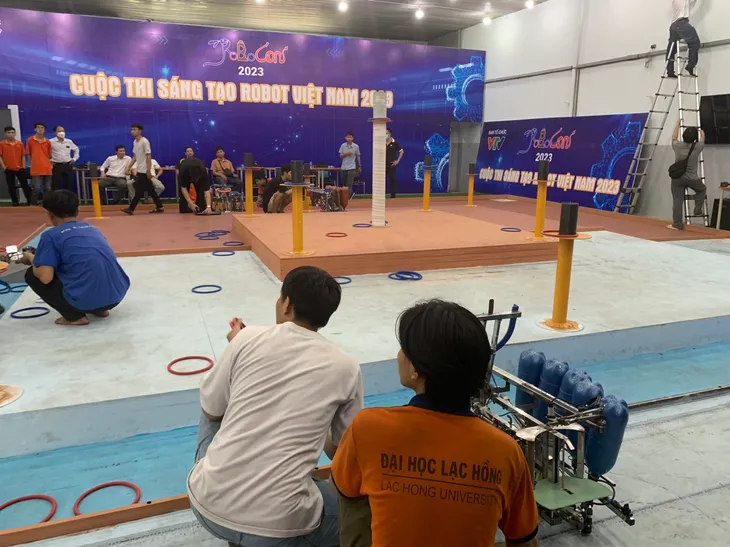 Robocon Việt Nam 2023: Những hình ảnh đầu tiên trong buổi thử sân tại vòng loại khu vực phía Nam - Ảnh 12. Robocon Việt Nam 2023: Những hình ảnh đầu tiên trong buổi thử sân tại vòng loại khu vực phía Nam - Ảnh 12.