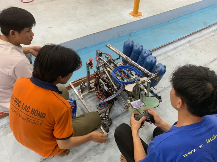 Robocon Việt Nam 2023: Những hình ảnh đầu tiên trong buổi thử sân tại vòng loại khu vực phía Nam - Ảnh 13. Robocon Việt Nam 2023: Những hình ảnh đầu tiên trong buổi thử sân tại vòng loại khu vực phía Nam - Ảnh 13.