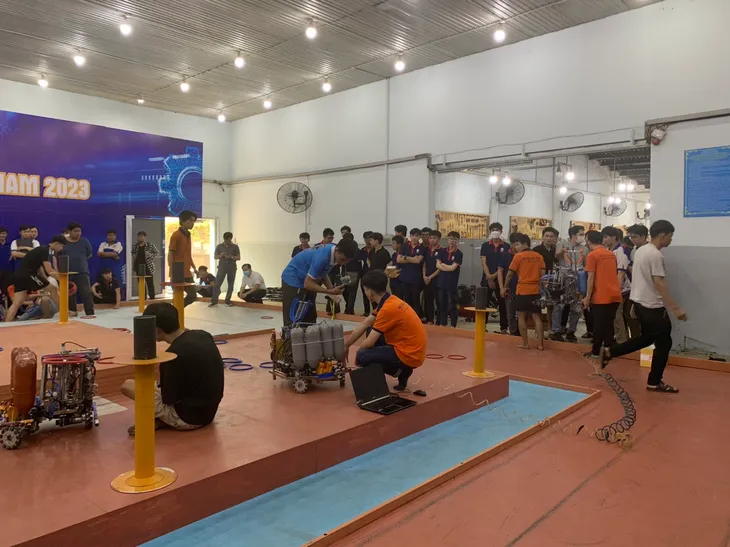 Robocon Việt Nam 2023: Những hình ảnh đầu tiên trong buổi thử sân tại vòng loại khu vực phía Nam - Ảnh 14. Robocon Việt Nam 2023: Những hình ảnh đầu tiên trong buổi thử sân tại vòng loại khu vực phía Nam - Ảnh 14.