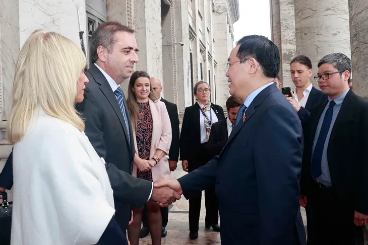 Chủ tịch Quốc hội Vương Đình Huệ hội đàm với Chủ tịch Thượng viện và Hạ viện Uruguay - Ảnh 1. Chủ tịch Quốc hội Vương Đình Huệ hội đàm với Chủ tịch Thượng viện và Hạ viện Uruguay - Ảnh 1.