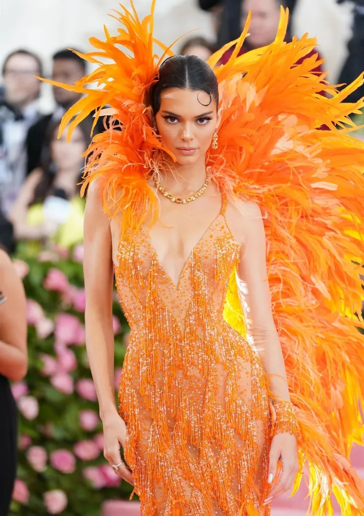 Kendall Jenner và dấu ấn thời trang táo bạo tại Met Gala - Ảnh 5. Kendall Jenner và dấu ấn thời trang táo bạo tại Met Gala - Ảnh 5.
