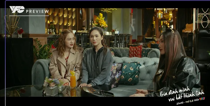 Gia đình mình vui bất thình lình - Tập 16: Hà, Trâm Anh thay chị dâu dằn mặt tiểu tam - Ảnh 3. Gia đình mình vui bất thình lình - Tập 16: Hà, Trâm Anh thay chị dâu dằn mặt tiểu tam - Ảnh 3.