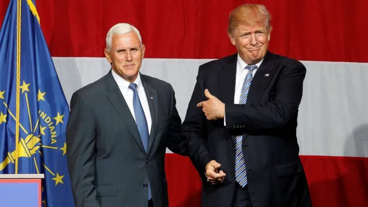 Cựu Phó Tổng thống Mỹ Pence làm chứng tại đại bồi thẩm đoàn điều tra ông Trump - Ảnh 1. Cựu Phó Tổng thống Mỹ Pence làm chứng tại đại bồi thẩm đoàn điều tra ông Trump - Ảnh 1.
