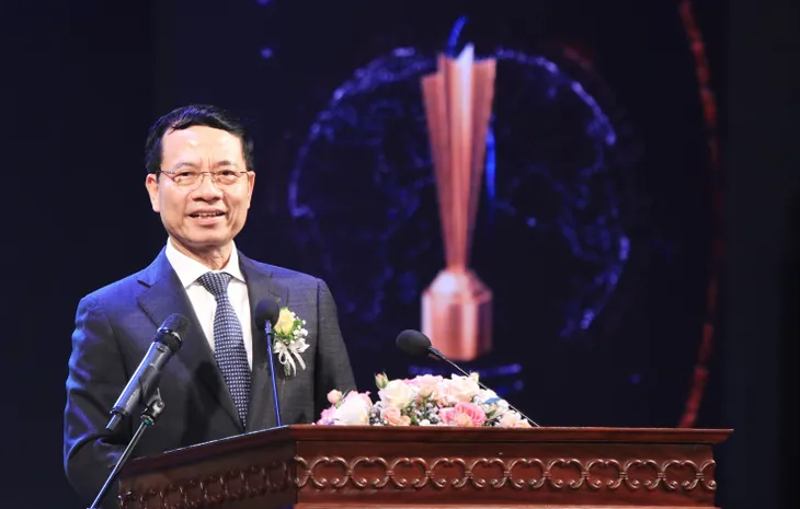 182 nền tảng, dịch vụ, giải pháp số xuất sắc được trao Giải thưởng Sao Khuê 2023 - Ảnh 1. 182 nền tảng, dịch vụ, giải pháp số xuất sắc được trao Giải thưởng Sao Khuê 2023 - Ảnh 1.