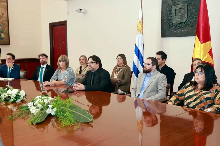Chủ tịch Quốc hội Vương Đình Huệ tiếp quyền Thị trưởng thành phố Montevideo - Ảnh 2. Chủ tịch Quốc hội Vương Đình Huệ tiếp quyền Thị trưởng thành phố Montevideo - Ảnh 2.