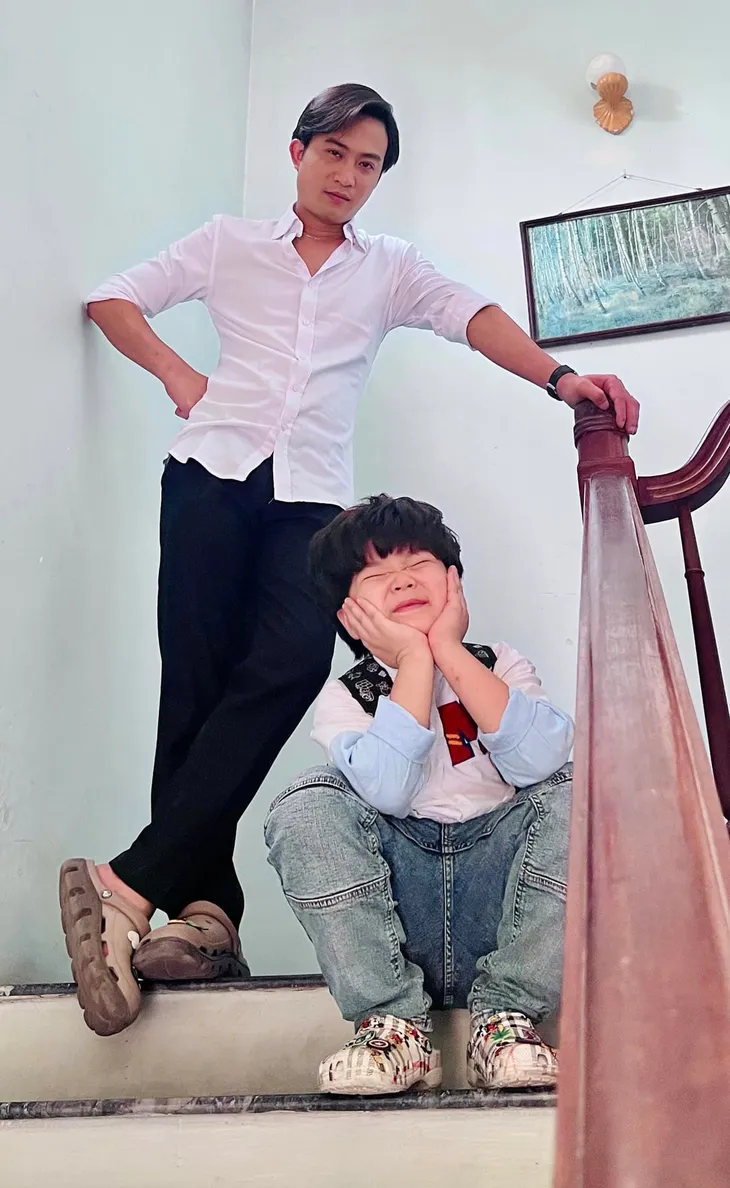Hậu trường Gia đình mình vui bất thình lình: Khả Ngân - Lan Phương quậy tới bến - Ảnh 11. Hậu trường Gia đình mình vui bất thình lình: Khả Ngân - Lan Phương quậy tới bến - Ảnh 11.