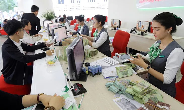 Ngân hàng đẩy mạnh số hóa để tối ưu lợi nhuận - Ảnh 1. Ngân hàng đẩy mạnh số hóa để tối ưu lợi nhuận - Ảnh 1.
