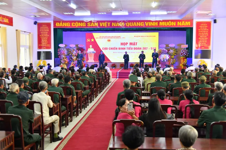 Cựu chiến binh Tiểu đoàn 207-519 Kiên Giang ôn lại truyền thống anh hùng - Ảnh 1. Cựu chiến binh Tiểu đoàn 207-519 Kiên Giang ôn lại truyền thống anh hùng - Ảnh 1.