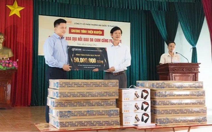Fujicare trao quà từ thiện cho nạn nhân chất độc da cam dioxin - Ảnh 3. Fujicare trao quà từ thiện cho nạn nhân chất độc da cam dioxin - Ảnh 3.