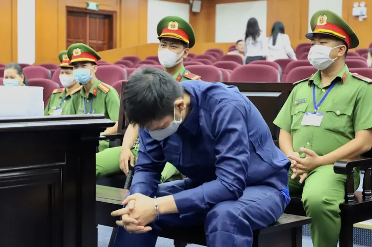 Vụ mẹ kế bạo hành bé gái 8 tuổi đến tử vong sẽ tuyên án vào ngày 10/5 - Ảnh 1. Vụ mẹ kế bạo hành bé gái 8 tuổi đến tử vong sẽ tuyên án vào ngày 10/5 - Ảnh 1.