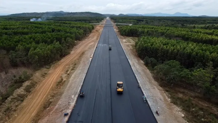 Từ TP Hồ Chí Minh đi Phan Thiết (Bình Thuận) chỉ còn 2 giờ - Ảnh 6. Từ TP Hồ Chí Minh đi Phan Thiết (Bình Thuận) chỉ còn 2 giờ - Ảnh 6.