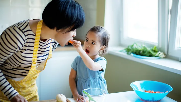 5 mẹo giúp con trẻ hào hứng hơn với việc ăn rau - Ảnh 1. 5 mẹo giúp con trẻ hào hứng hơn với việc ăn rau - Ảnh 1.