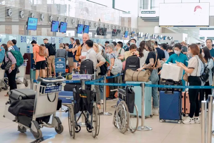 Điểm mạng: Giá vé máy bay đột ngột “ngã” mạnh - Ảnh 1. Điểm mạng: Giá vé máy bay đột ngột “ngã” mạnh - Ảnh 1.