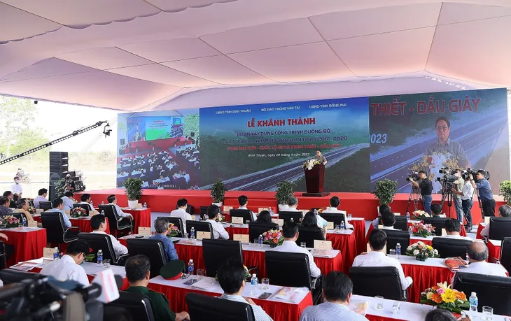 Khánh thành 2 cao tốc Mai Sơn - Quốc lộ 45 và Phan Thiết - Dầu Giây - Ảnh 3. Khánh thành 2 cao tốc Mai Sơn - Quốc lộ 45 và Phan Thiết - Dầu Giây - Ảnh 3.