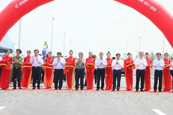 Khánh thành 2 cao tốc Mai Sơn - Quốc lộ 45 và Phan Thiết - Dầu Giây - Ảnh 6. Khánh thành 2 cao tốc Mai Sơn - Quốc lộ 45 và Phan Thiết - Dầu Giây - Ảnh 6.