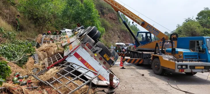 Vụ tai nạn nghiêm trọng tại Phú Yên: Thăm hỏi, hỗ trợ gia đình các nạn nhân - Ảnh 1. Vụ tai nạn nghiêm trọng tại Phú Yên: Thăm hỏi, hỗ trợ gia đình các nạn nhân - Ảnh 1.