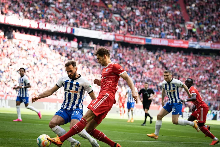 Bayern Munich trở lại ngôi đầu Bundesliga - Ảnh 1. Bayern Munich trở lại ngôi đầu Bundesliga - Ảnh 1.