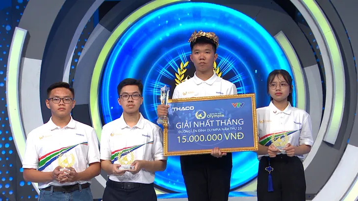 Đường lên đỉnh Olympia 23: Nam sinh Thanh Hóa giành vé đầu tiên thi Quý III đầy ngoạn mục - Ảnh 3. Đường lên đỉnh Olympia 23: Nam sinh Thanh Hóa giành vé đầu tiên thi Quý III đầy ngoạn mục - Ảnh 3.