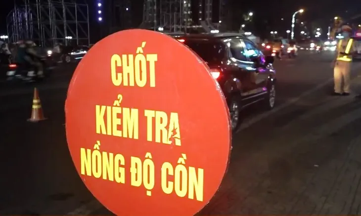 Hà Nội: Số vụ tai nạn giao thông đã giảm 1/3 so với cùng kỳ năm 2022 - Ảnh 1. Hà Nội: Số vụ tai nạn giao thông đã giảm 1/3 so với cùng kỳ năm 2022 - Ảnh 1.