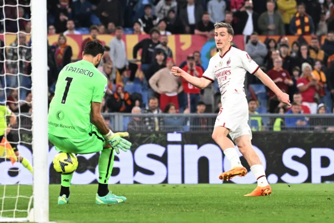 AS Roma chia điểm kịch tính trước AC Milan - Ảnh 2. AS Roma chia điểm kịch tính trước AC Milan - Ảnh 2.