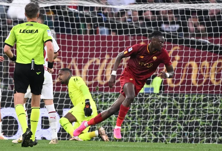 AS Roma chia điểm kịch tính trước AC Milan - Ảnh 1. AS Roma chia điểm kịch tính trước AC Milan - Ảnh 1.