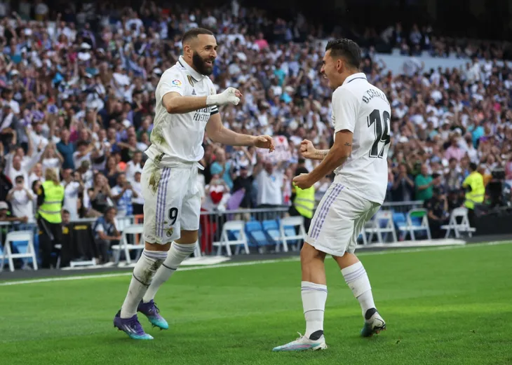 Real Madrid hạ gục Almeria, tiếp tục bám đuổi Barca - Ảnh 1. Real Madrid hạ gục Almeria, tiếp tục bám đuổi Barca - Ảnh 1.