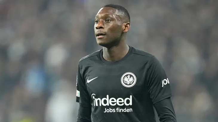 Frankfurt từ chối lời đề nghị của Bayern Munich - Ảnh 1. Frankfurt từ chối lời đề nghị của Bayern Munich - Ảnh 1.
