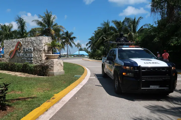 4 người được tìm thấy đã chết gần một khách sạn ở Cancun (Mexico) - Ảnh 1. 4 người được tìm thấy đã chết gần một khách sạn ở Cancun (Mexico) - Ảnh 1.