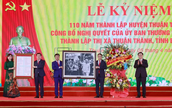 Thuận Thành (Bắc Ninh) phải trở thành đô thị hiện đại, văn minh - Ảnh 1. Thuận Thành (Bắc Ninh) phải trở thành đô thị hiện đại, văn minh - Ảnh 1.