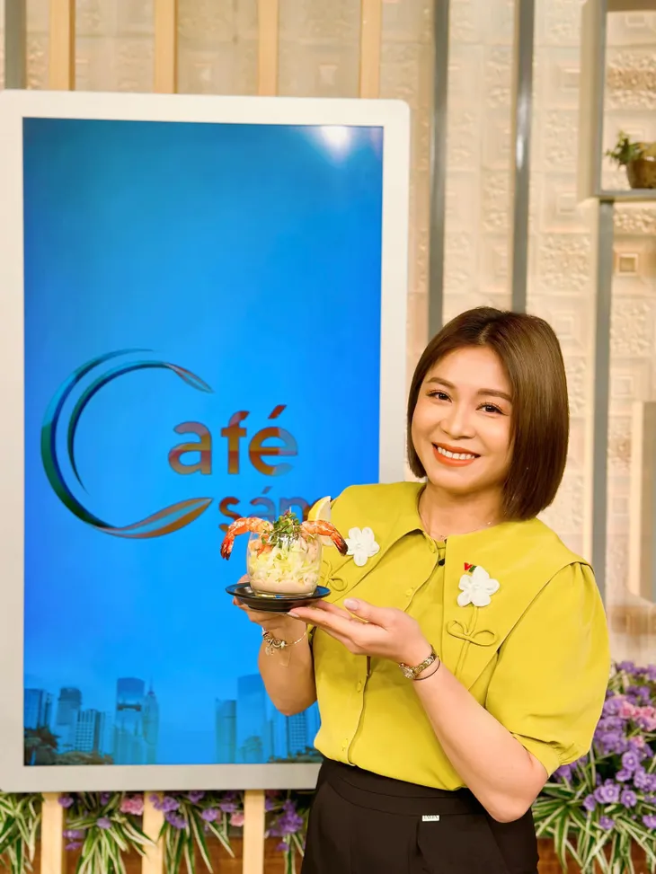 MC Hoàng Linh - Bà bầu xinh đẹp trên trường quay - Ảnh 2.