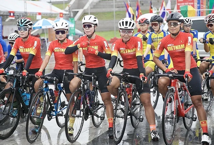 SEA Games 32: ĐT xe đạp đường trường nữ chuẩn bị - Ảnh 1. SEA Games 32: ĐT xe đạp đường trường nữ chuẩn bị - Ảnh 1.