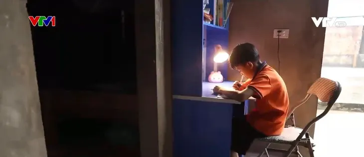 Cặp lá yêu thương: Món quà của mẹ - Ảnh 1. Cặp lá yêu thương: Món quà của mẹ - Ảnh 1.