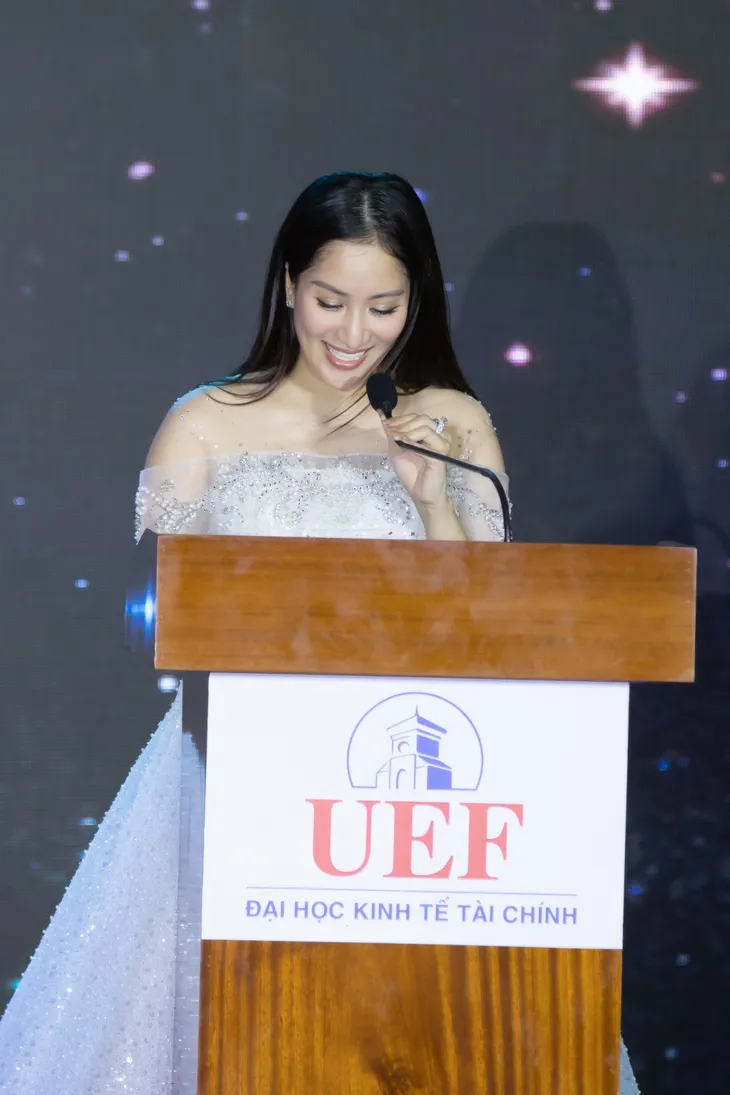 Khánh Thi lên chức Viện trưởng Viện Văn hóa Nghệ thuật của UEF - Ảnh 1. Khánh Thi lên chức Viện trưởng Viện Văn hóa Nghệ thuật của UEF - Ảnh 1.