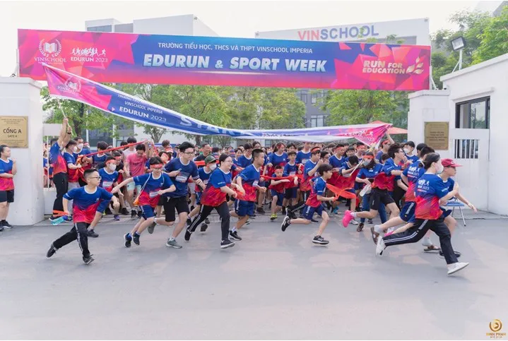 “Về đích” thành công với tổng số tiền quyên góp hơn 3 tỷ đồng - Ảnh 2. “Về đích” thành công với tổng số tiền quyên góp hơn 3 tỷ đồng - Ảnh 2.