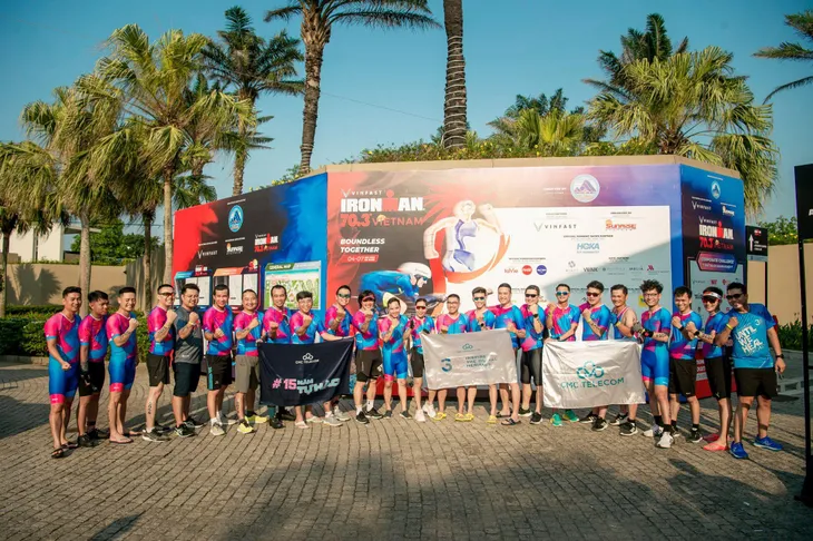Dàn Ironman công nghệ đổ bộ bờ biển Đà Nẵng - Ảnh 1. Dàn Ironman công nghệ đổ bộ bờ biển Đà Nẵng - Ảnh 1.