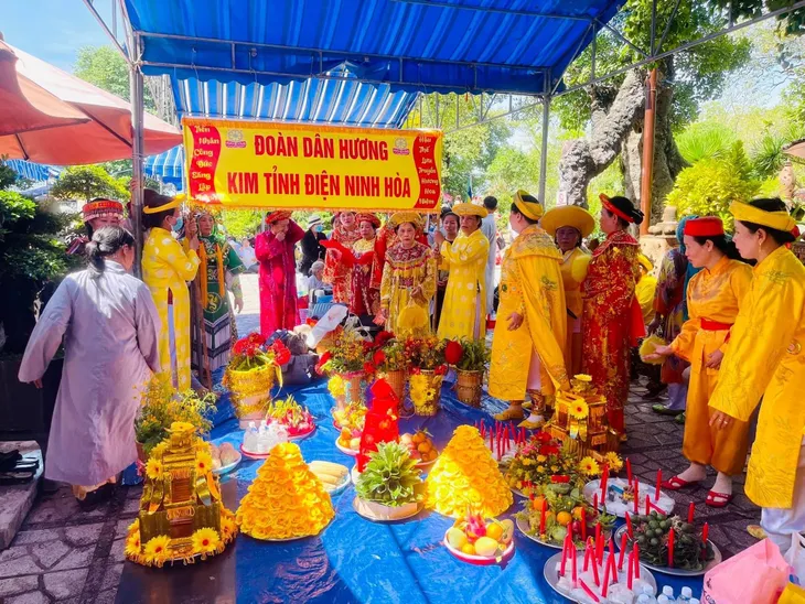 Lễ hội Tháp Bà Ponagar: Nét văn hoá tín ngưỡng độc đáo của người Chăm - Ảnh 3. Lễ hội Tháp Bà Ponagar: Nét văn hoá tín ngưỡng độc đáo của người Chăm - Ảnh 3.
