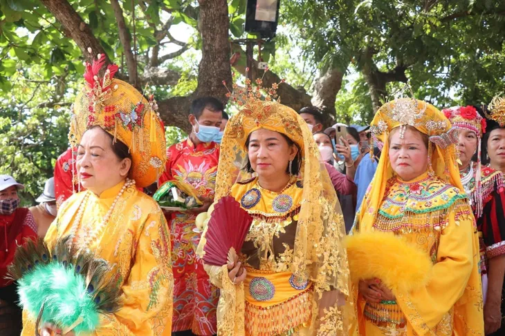 Lễ hội Tháp Bà Ponagar: Nét văn hoá tín ngưỡng độc đáo của người Chăm - Ảnh 5. Lễ hội Tháp Bà Ponagar: Nét văn hoá tín ngưỡng độc đáo của người Chăm - Ảnh 5.
