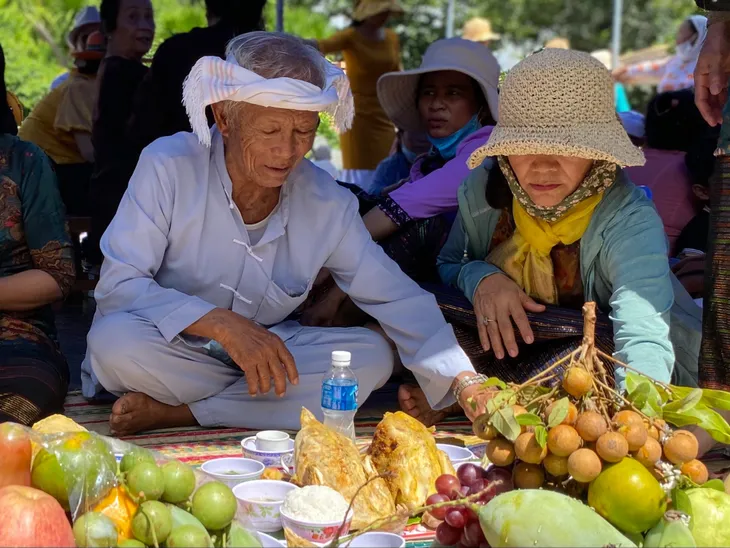 Lễ hội Tháp Bà Ponagar: Nét văn hoá tín ngưỡng độc đáo của người Chăm - Ảnh 6. Lễ hội Tháp Bà Ponagar: Nét văn hoá tín ngưỡng độc đáo của người Chăm - Ảnh 6.