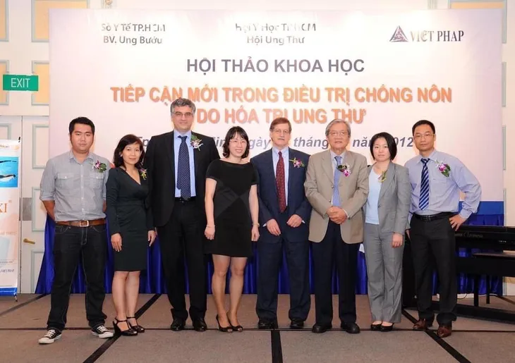 Công ty Dược phẩm Việt - Pháp 20 năm với sứ mệnh là trách nhiệm - Ảnh 2. Công ty Dược phẩm Việt - Pháp 20 năm với sứ mệnh là trách nhiệm - Ảnh 2.