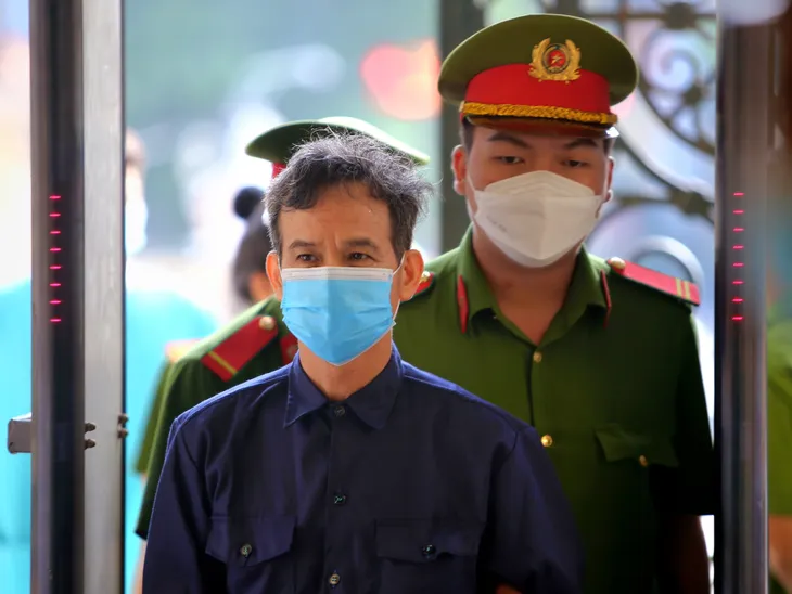 Trần Văn Bang lĩnh 8 năm tù vì tội tuyên truyền chống Nhà nước - Ảnh 1. Trần Văn Bang lĩnh 8 năm tù vì tội tuyên truyền chống Nhà nước - Ảnh 1.
