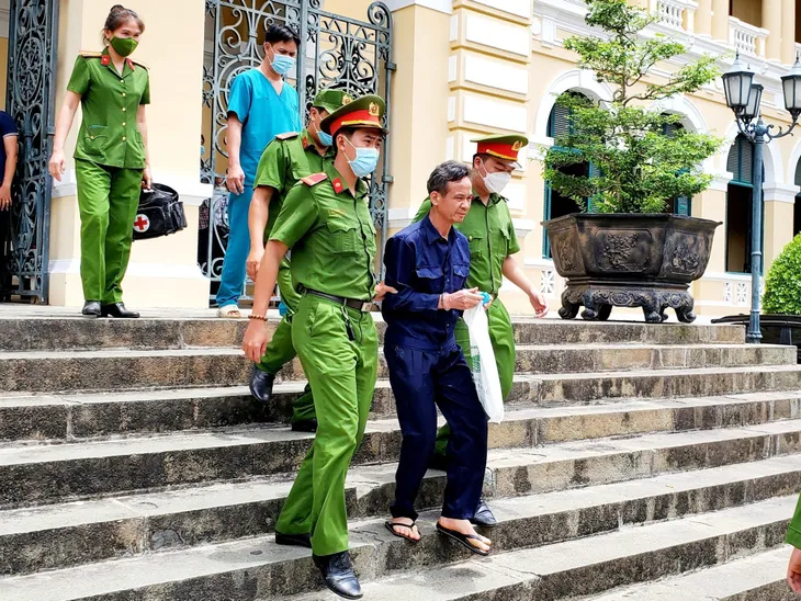 Trần Văn Bang lĩnh 8 năm tù vì tội tuyên truyền chống Nhà nước - Ảnh 2. Trần Văn Bang lĩnh 8 năm tù vì tội tuyên truyền chống Nhà nước - Ảnh 2.