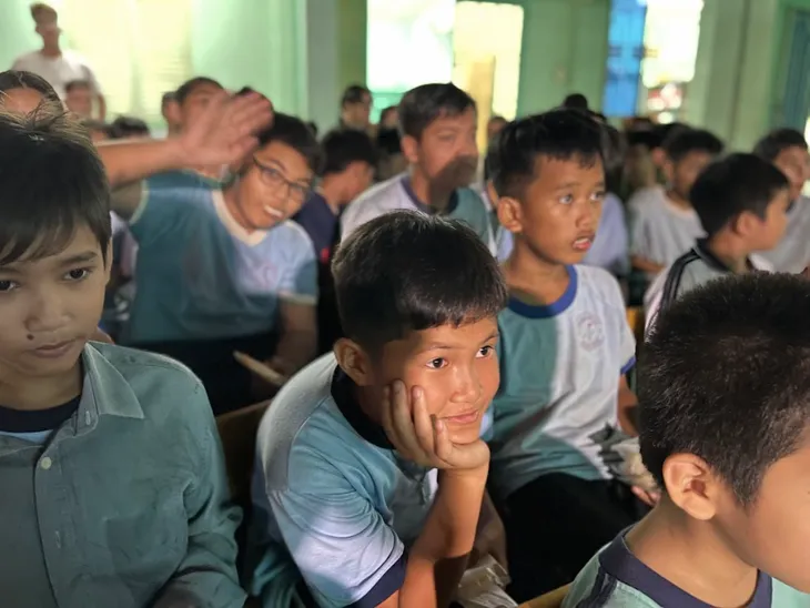 Gặp gỡ các nhân vật của Việc tử tế tháng 5 để Luôn yêu đời - Ảnh 9. Gặp gỡ các nhân vật của Việc tử tế tháng 5 để Luôn yêu đời - Ảnh 9.