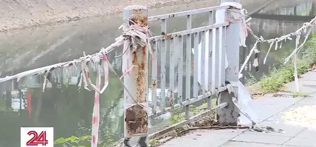 Lo ngại mất an toàn khi bờ sông, hồ không lan can - Ảnh 1. Lo ngại mất an toàn khi bờ sông, hồ không lan can - Ảnh 1.