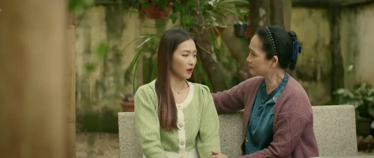 Gia đình mình vui bất thình lình - Tập 20: Nóng giận, mẹ Trâm Anh buông lời khinh thường nhà thông gia - Ảnh 22. Gia đình mình vui bất thình lình - Tập 20: Nóng giận, mẹ Trâm Anh buông lời khinh thường nhà thông gia - Ảnh 22.