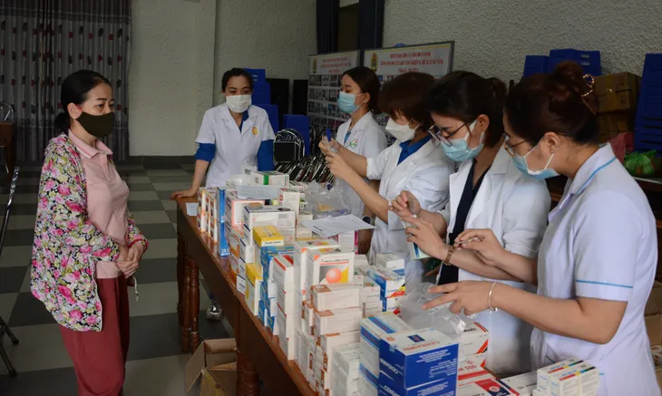 Đà Nẵng: Khám chữa bệnh, phát thuốc miễn phí cho công nhân có hoàn cảnh khó khăn - Ảnh 1. Đà Nẵng: Khám chữa bệnh, phát thuốc miễn phí cho công nhân có hoàn cảnh khó khăn - Ảnh 1.